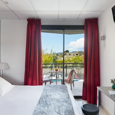 Hotel Les Roches Blanches 3*