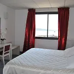 Готель Les Roches Blanches 3*