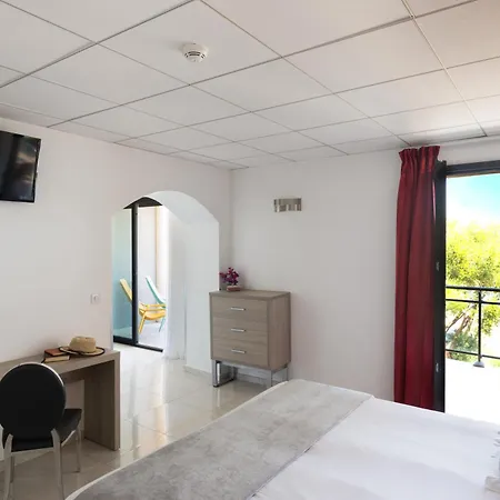Les Roches Blanches Отель 3*