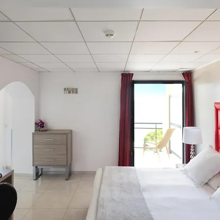 Отель Les Roches Blanches 3*