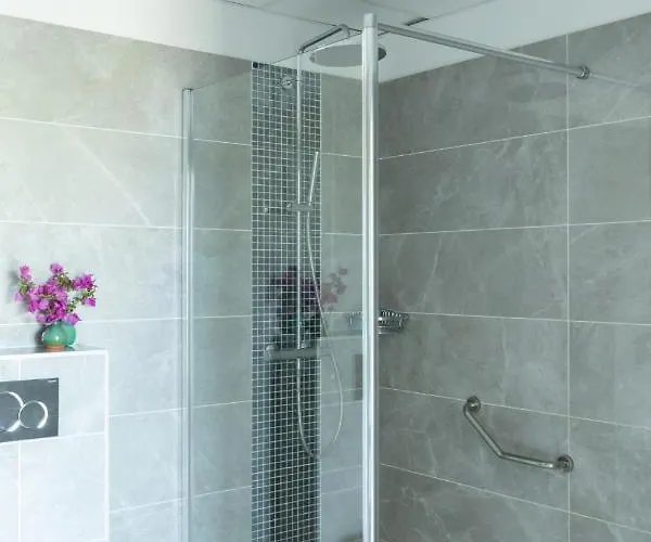 罗切布兰切酒店