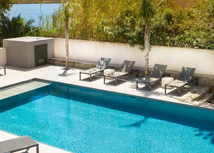 Les Roches Blanches Szálloda 3*