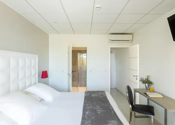 罗切布兰切酒店 酒店 3*