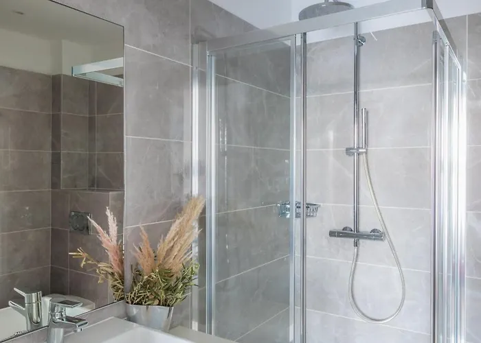 罗切布兰切酒店 3*