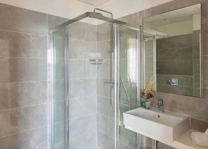 罗切布兰切酒店