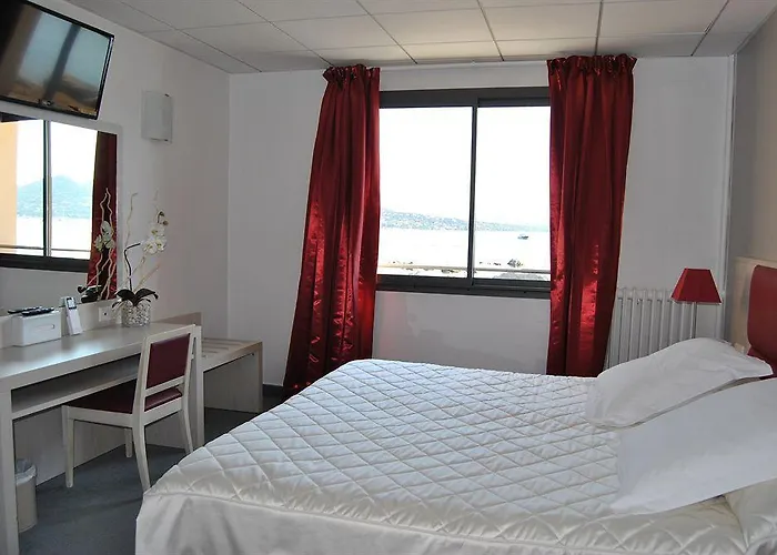 Szálloda Les Roches Blanches 3*