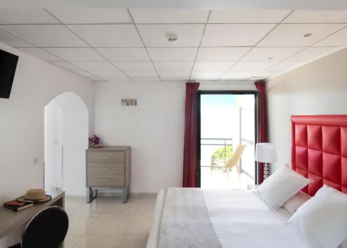 Szálloda Les Roches Blanches 3*