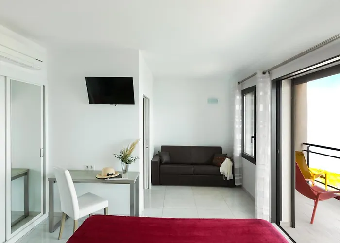 Szálloda Les Roches Blanches 3*