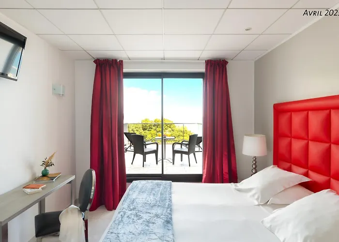 罗切布兰切酒店